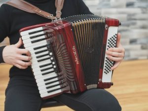 Accordeur chromatique : comment choisir le bon modèle pour accorder tous vos instruments